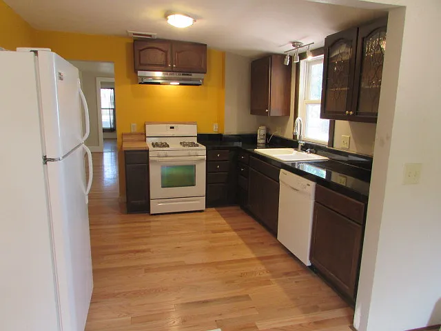 3 bed, 1468 sqft, $2,500 — Photo 3