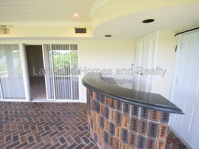1204 Honeytree Ln W — Photo 28
