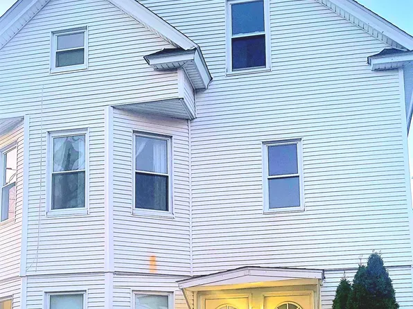109 Berkley St Floor 2, Cranston, RI 02910