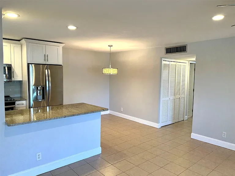 2840 NE 14th St #314A — Photo 3