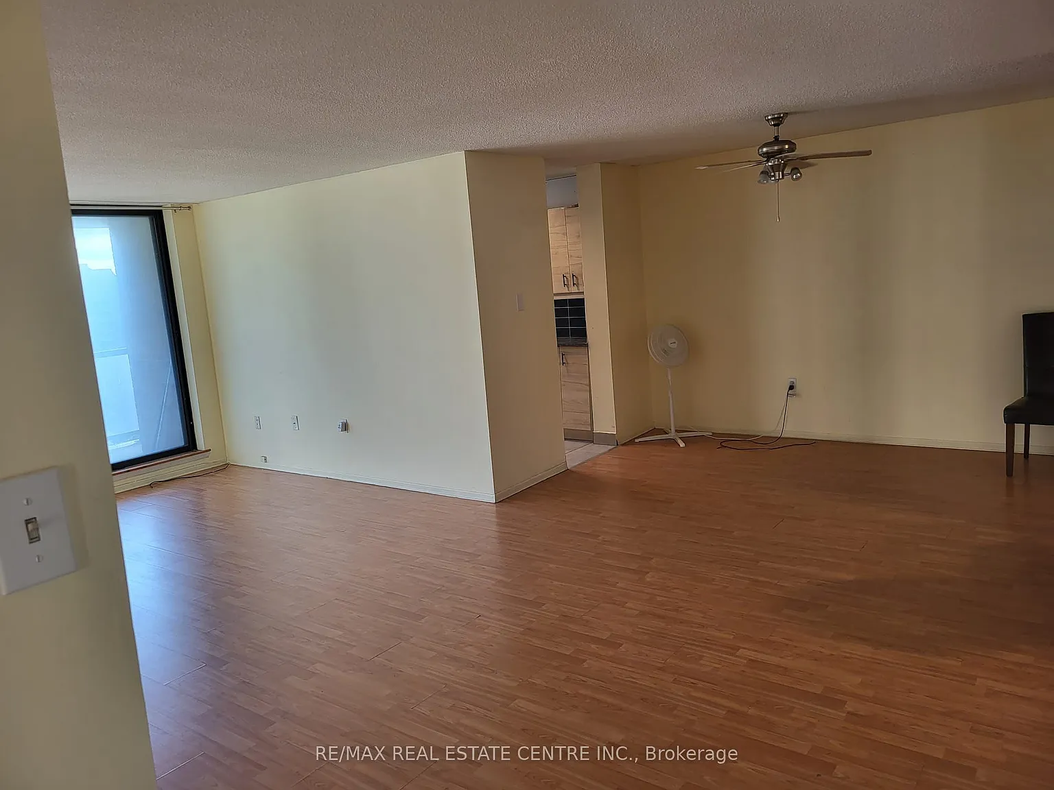 3 bed, $2,575 — Photo 3