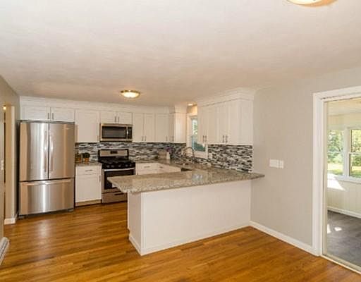 3rd image of 73 Mahoney Ave