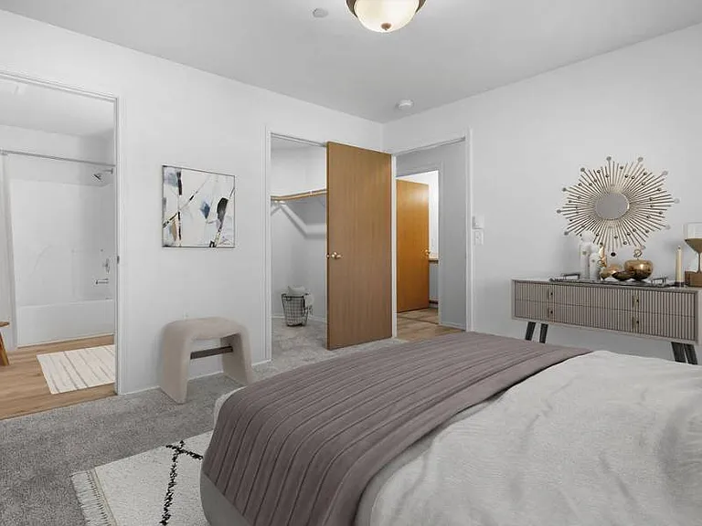 Latitude 43 — Photo 6