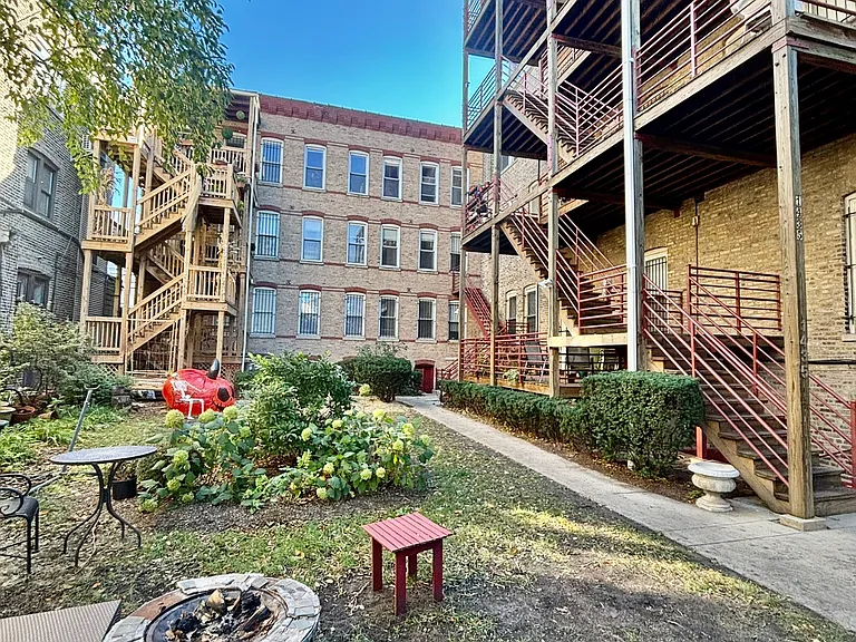 1435 N Ashland Ave #2F — Photo 3