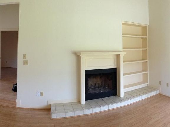 4th image of 2001 Teakwood Ln