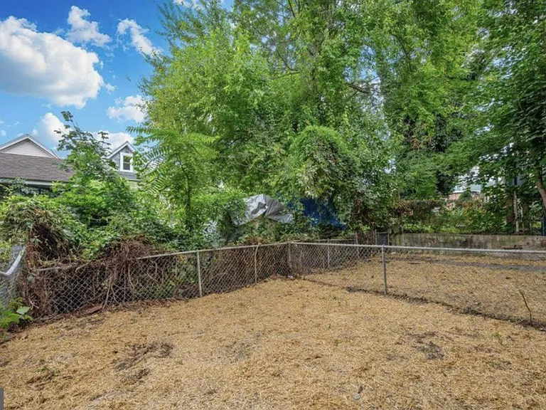118 Independence St — Photo 18