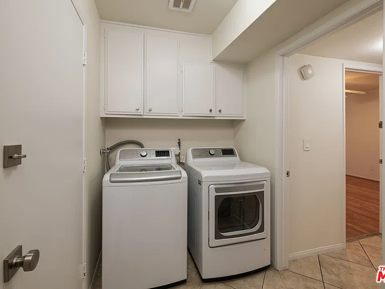 3102 Granville Ave — Photo 35