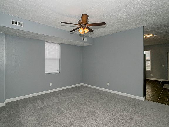 4th image of 237 Benton St #201