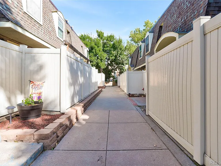 1370 S Idalia St #D — Photo 31