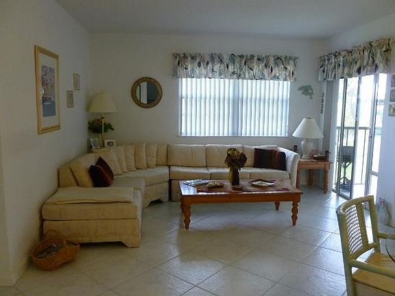 5th image of 1562 SE Royal Green Cir APT T203