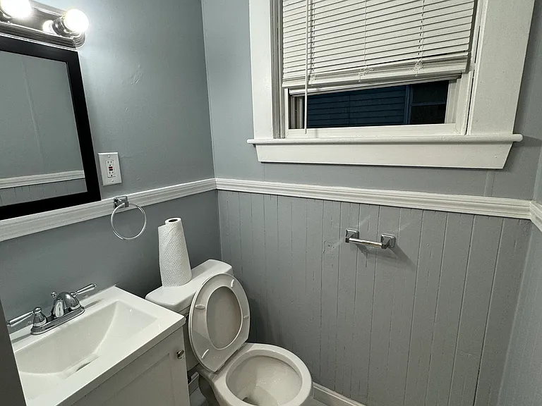 137-139 Chancery St #1 — Photo 8