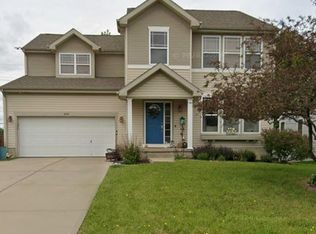 908 Port Royal Dr, Papillion, NE 68046
