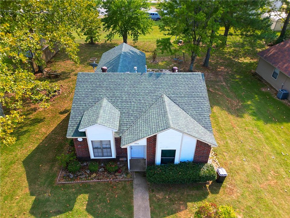 1st image of 1403 Mitzi Ln