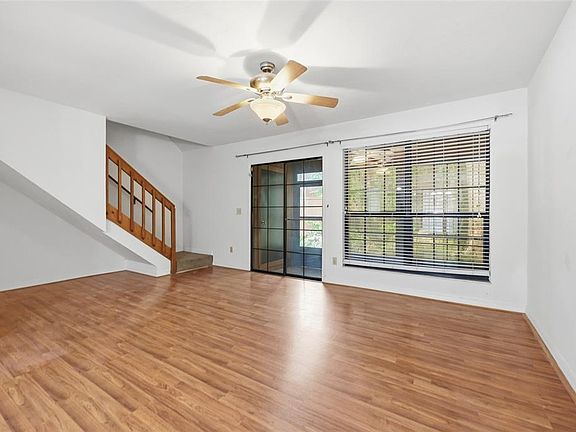 3rd image of 852 SW 58th Ter