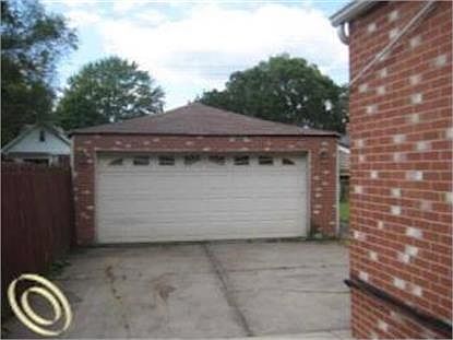 4th image of 1082 S Bassett St