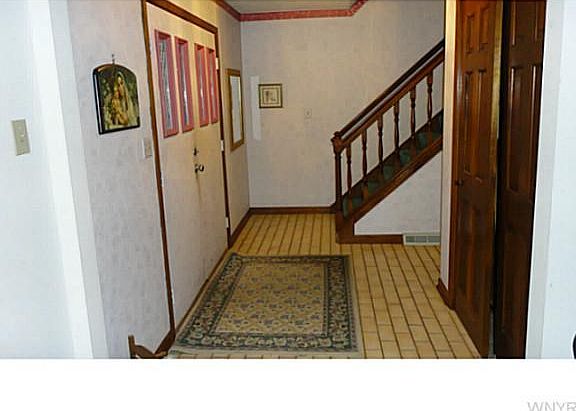 2nd image of 42 Silver Thorne Dr