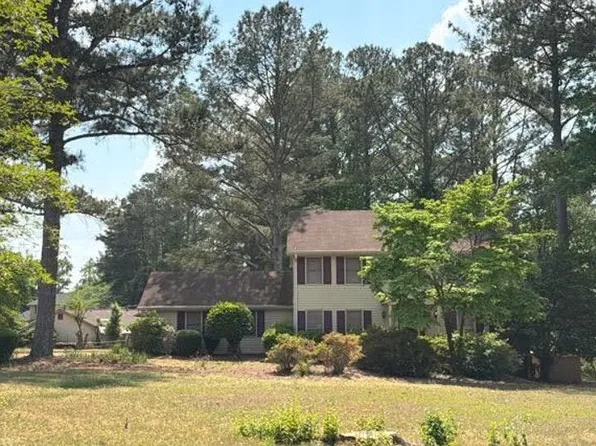 561 Clubhouse Dr SE, Conyers, GA 30094