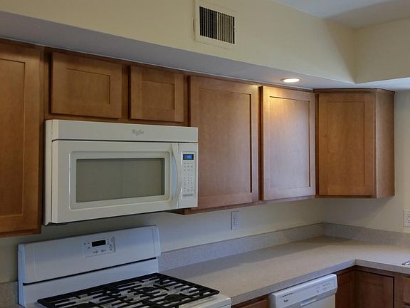 5th image of 8327 Delmar Blvd APT 2W