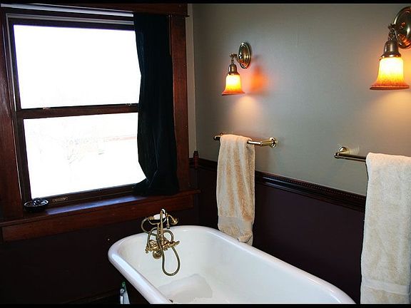 Upstairs Bath