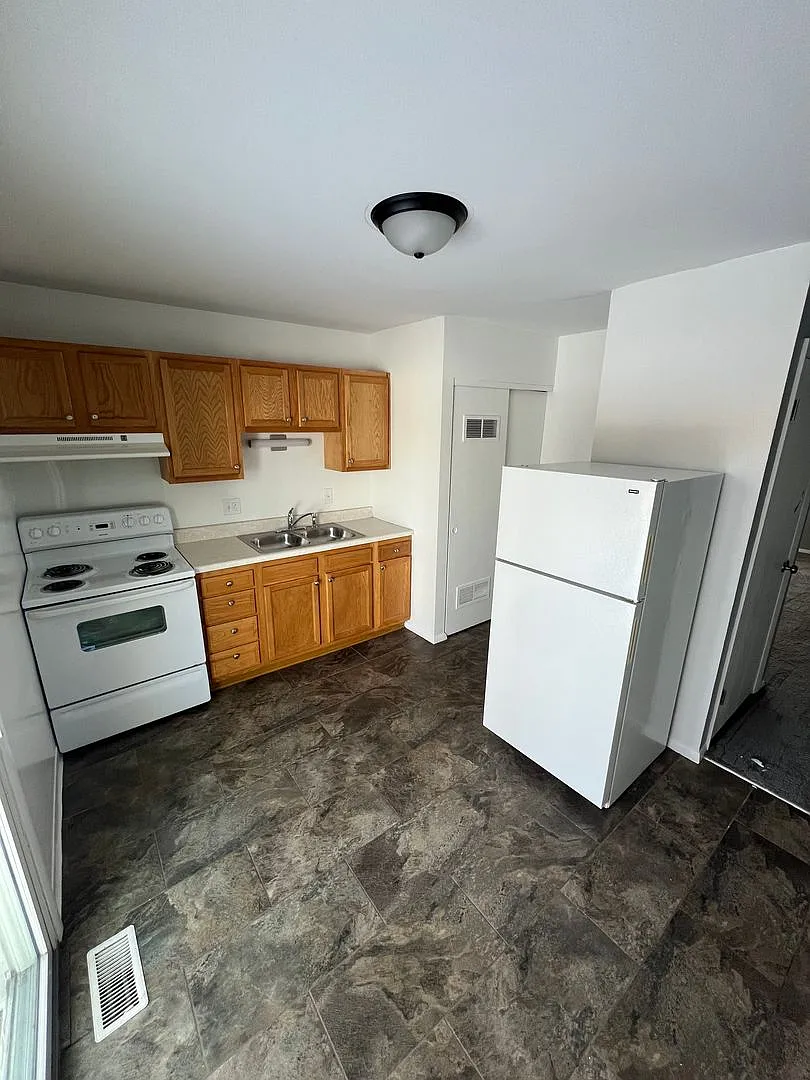 Now Leasing! 2 bed 1 bath Apartment in Walbridge. — Photo 3