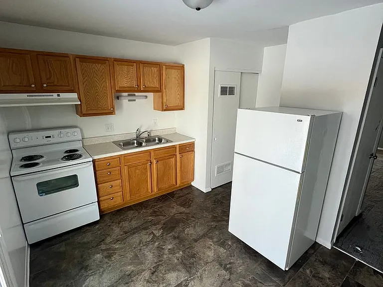 103 Cedar Ct — Photo 2