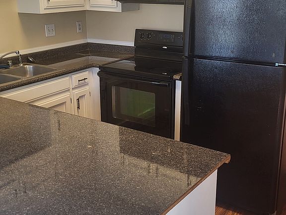 4th image of 6640 Steeplechase Dr NW