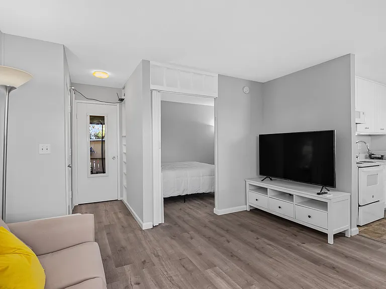 982 Kiely Blvd #F — Photo 14
