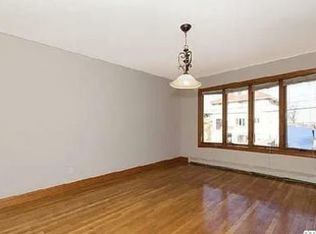 15816 Riverside Dr, Beechhurst, NY 11357