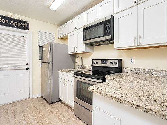 4th image of 232 Northshore Dr #B