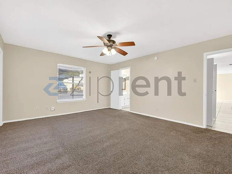 3225 Crites St #102 — Photo 22
