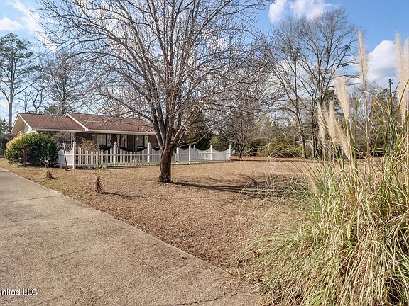 2nd image of 123 Carl Taylor Rd