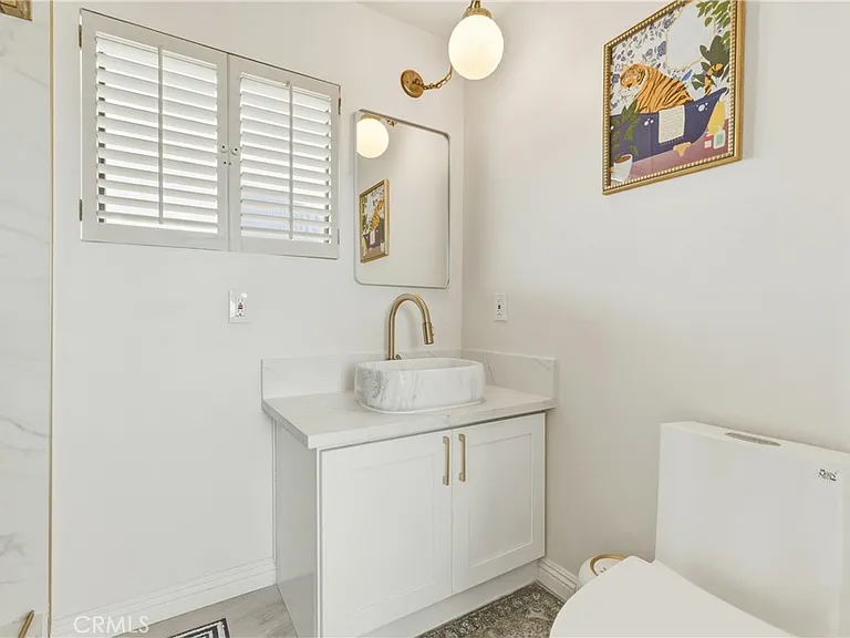 883 Katella St — Photo 33