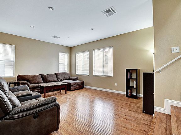 5th image of 10637 Calf Creek Ct