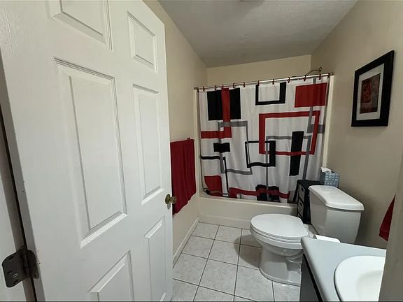 4th image of 98 Henry Law Ave