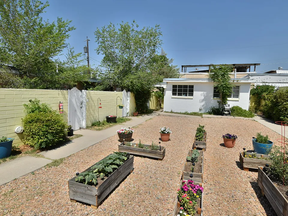 Hidden Gem Ridgecrest Studio Near UNM, Nob Hill & Local Hot Spots