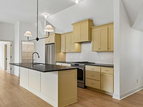 5th image of 3711 Colgate Ave #2