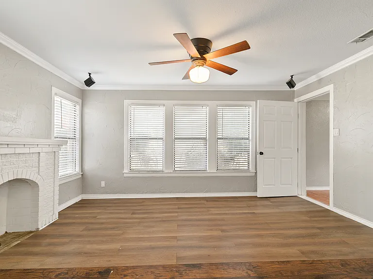 3422 W Jefferson Blvd — Photo 9