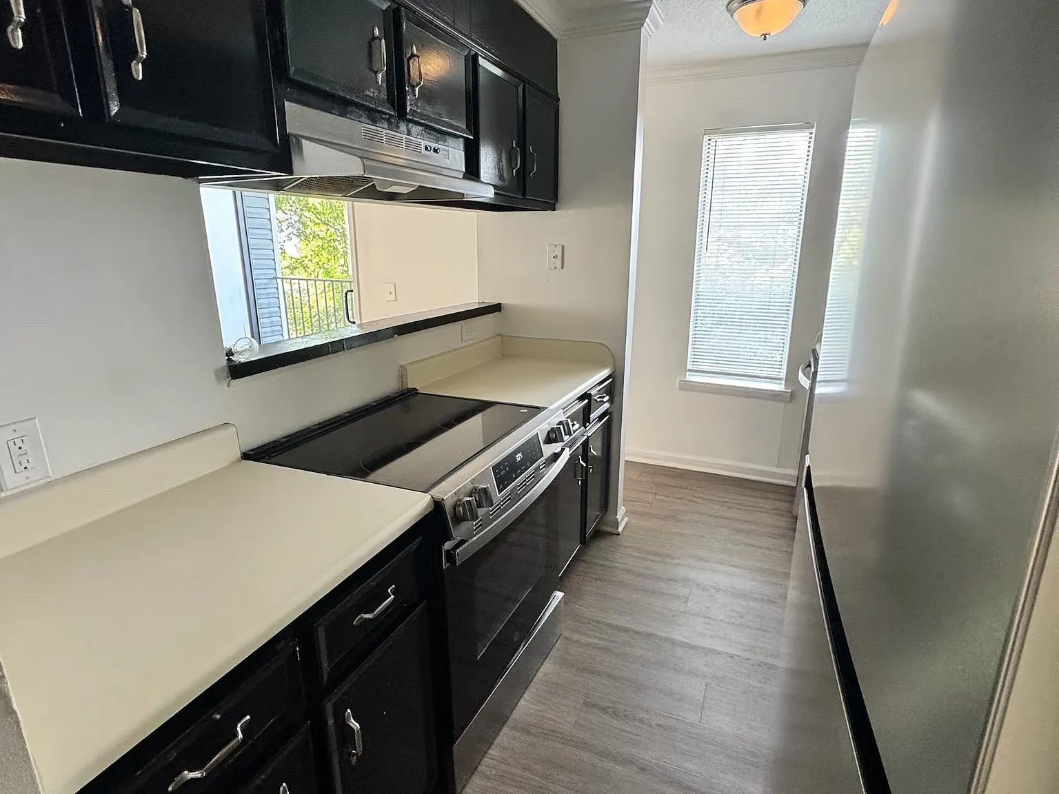2 bed, 995 sqft, $1,550 — Photo 2