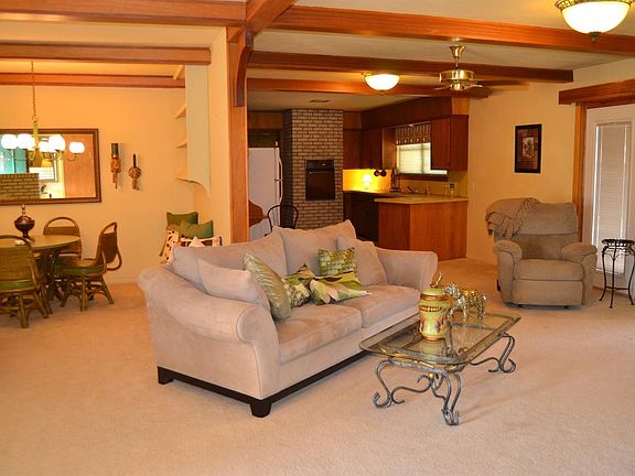 5th image of 1520 W Avenue C