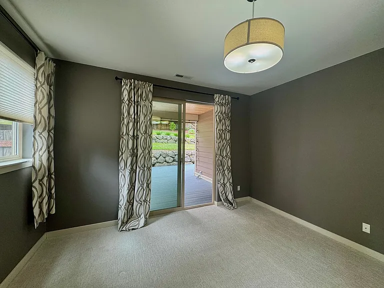 5726 Solana Ln NE — Photo 15