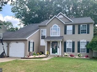 8 Chevy Chase Rd, Sicklerville, NJ 08081