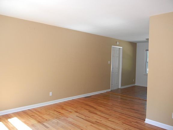 5th image of 5S411 Glenoban Dr #A