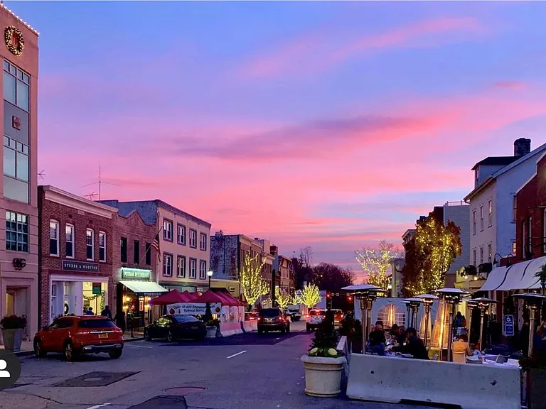 Greenwich Ave's Inviting Dining Scene Under the Evening Lights