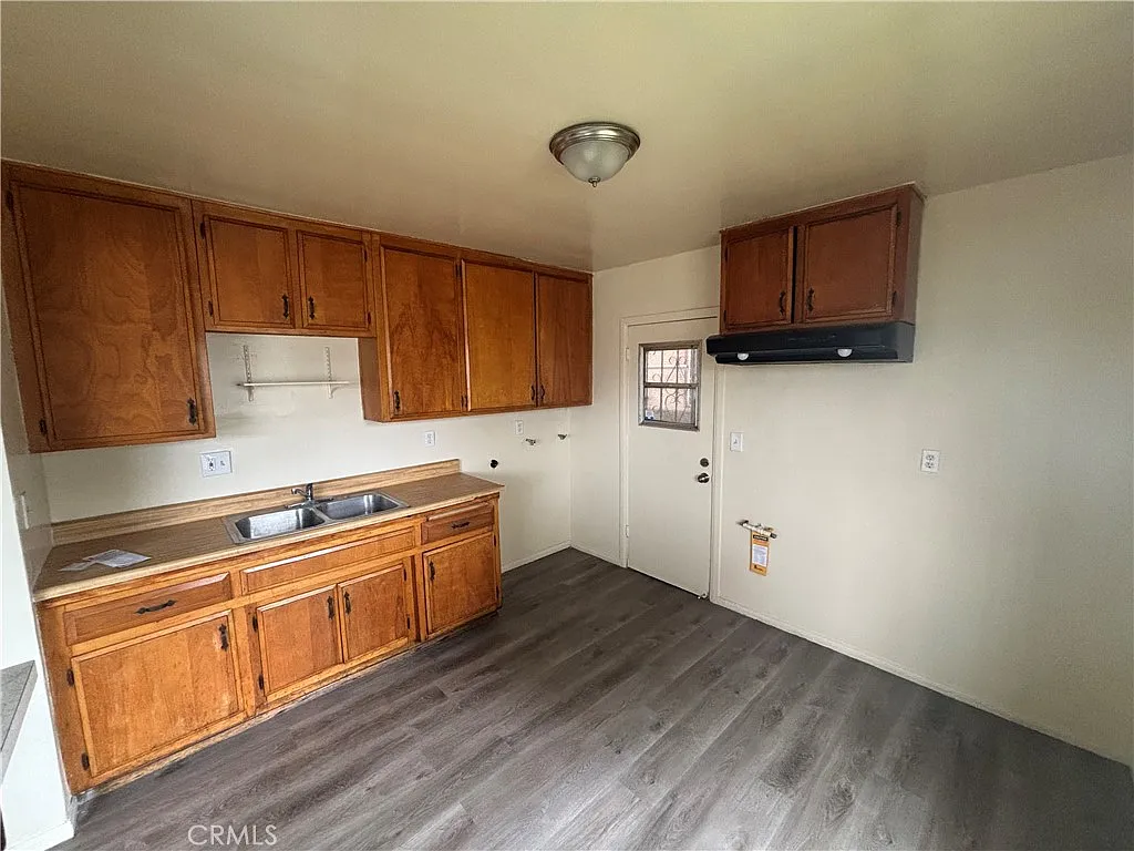 2 bed, 800 sqft, $2,500 — Photo 4