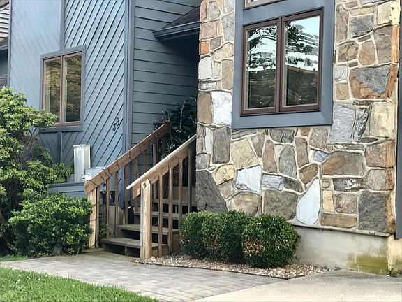 Front of building Not entry to .5