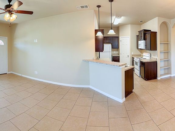 4th image of 1203 Loyal Ln #B