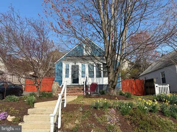 2017 S Randolph St, Arlington, VA 22204