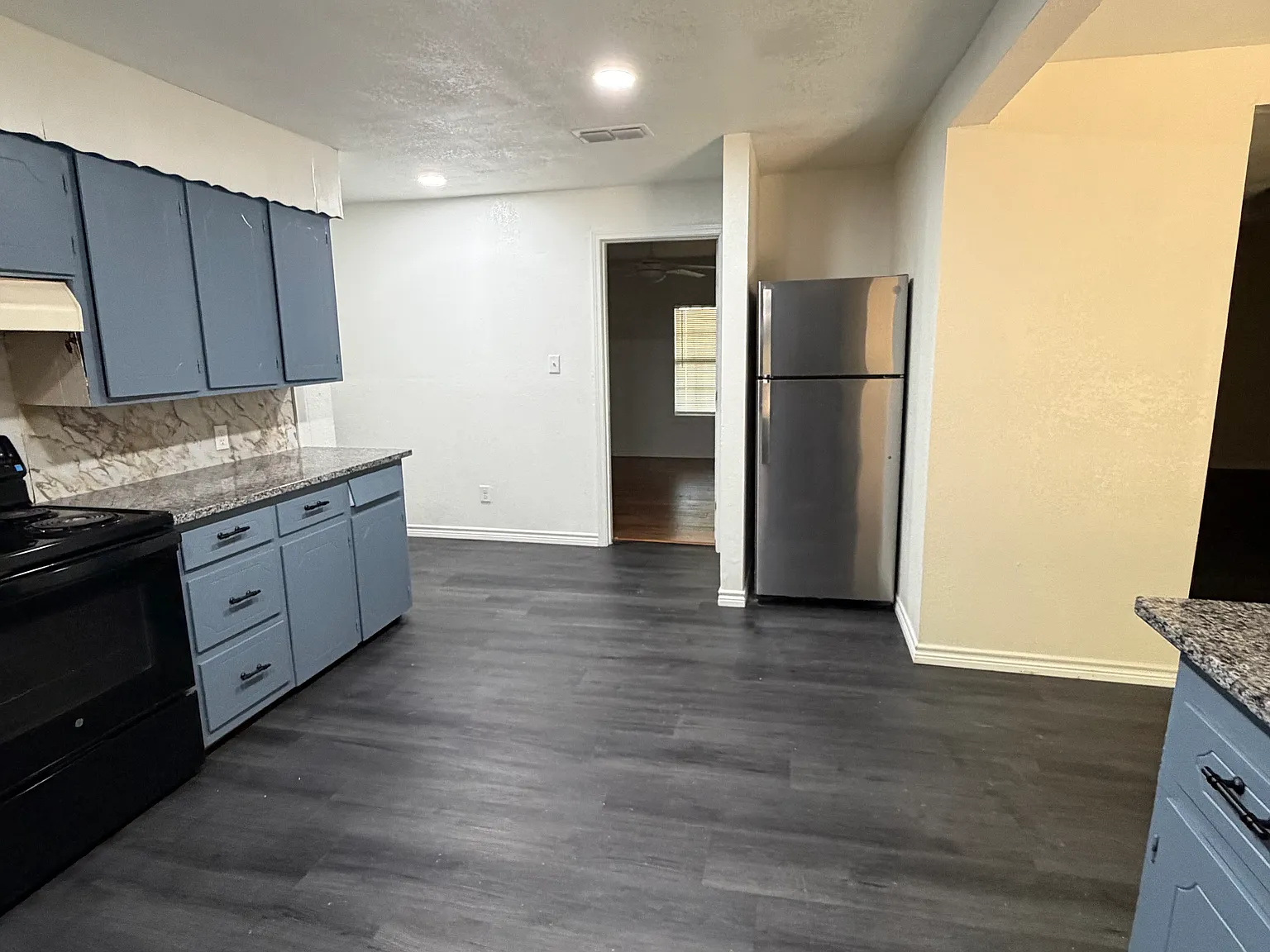 3 bed, 2.5 bath, 1566 sqft, $1,695 — Photo 1