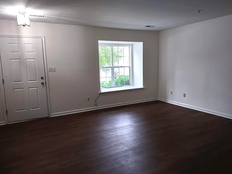 34 Chartwell Ct — Photo 5