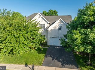 217 River Crest Dr, Phoenixville, PA 19460